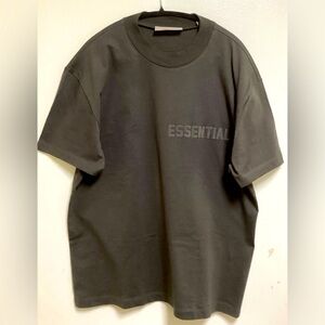 Essential Fear of God T-Shirt. M